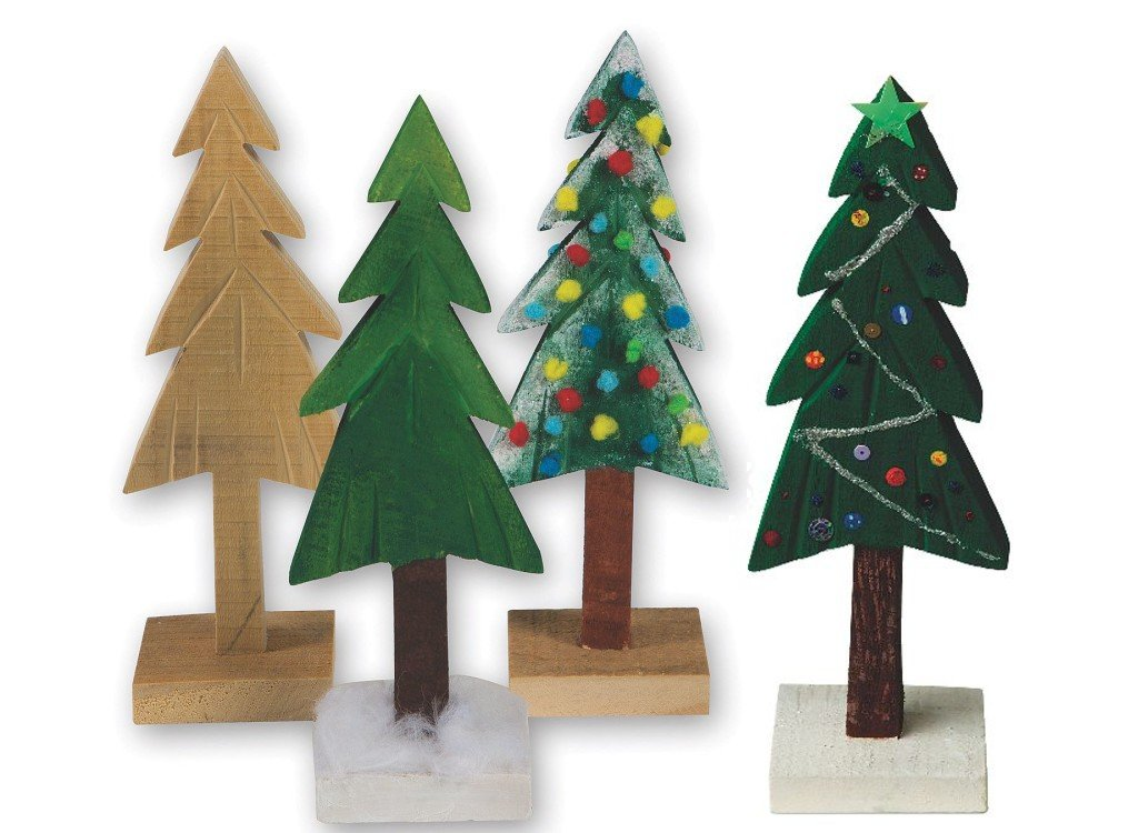 How to Paint a Wood Christmas Tree